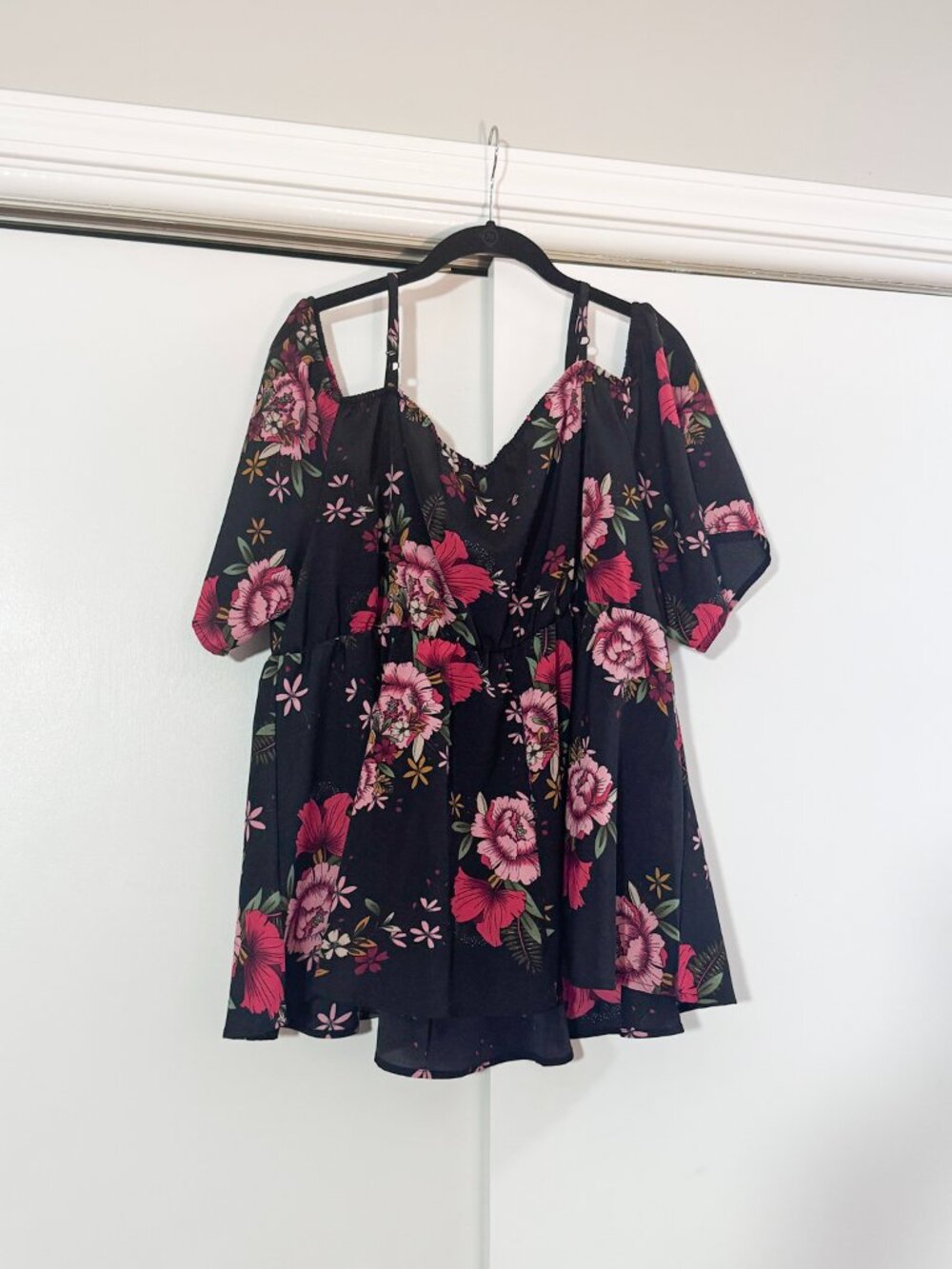 Shein/Emery Rose cold shoulder black floral top with empire waist 5X